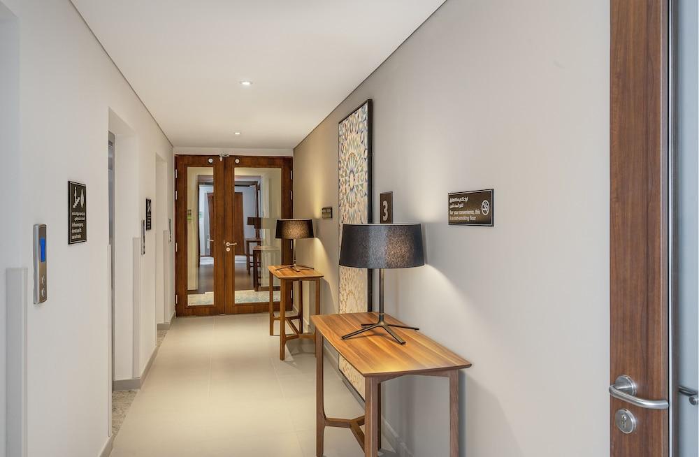 Hampton By Hilton Al Barsha Готель 3*