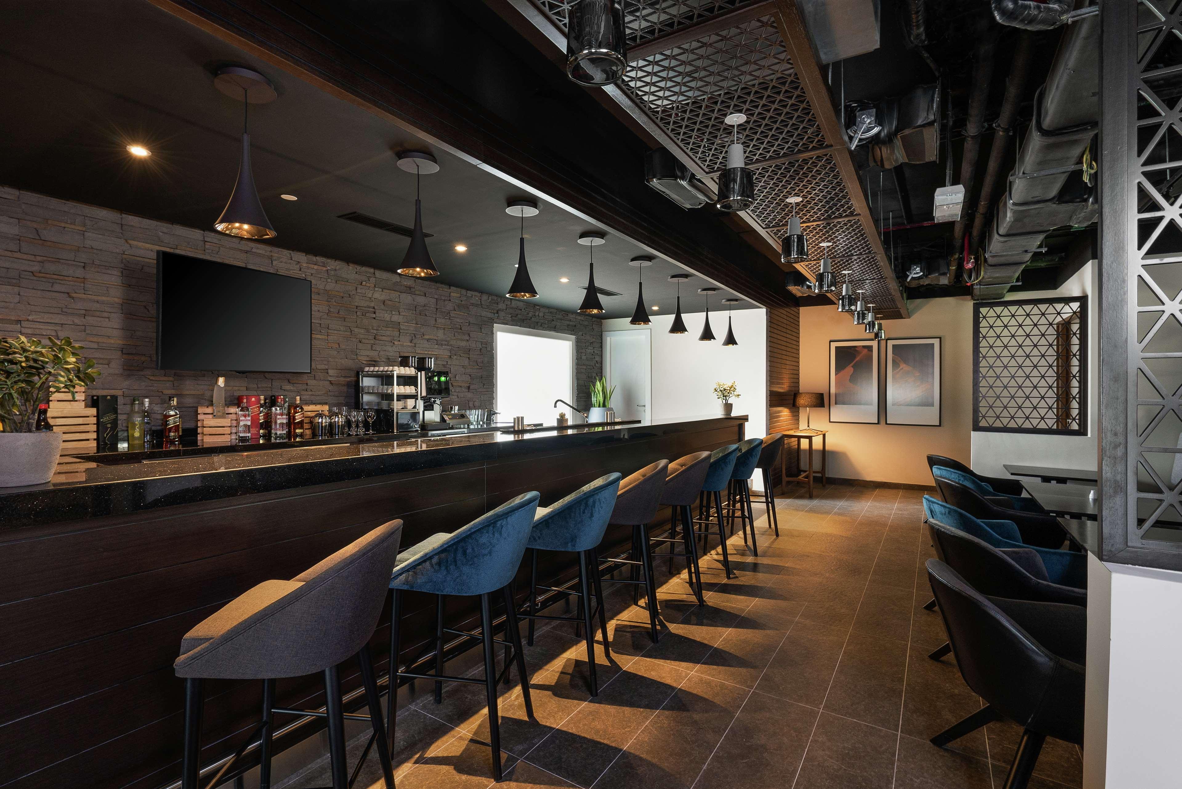 Hampton By Hilton Al Barsha Дубай