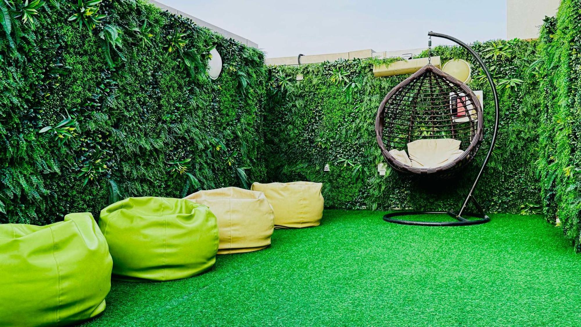 Hampton By Hilton Al Barsha Дубай