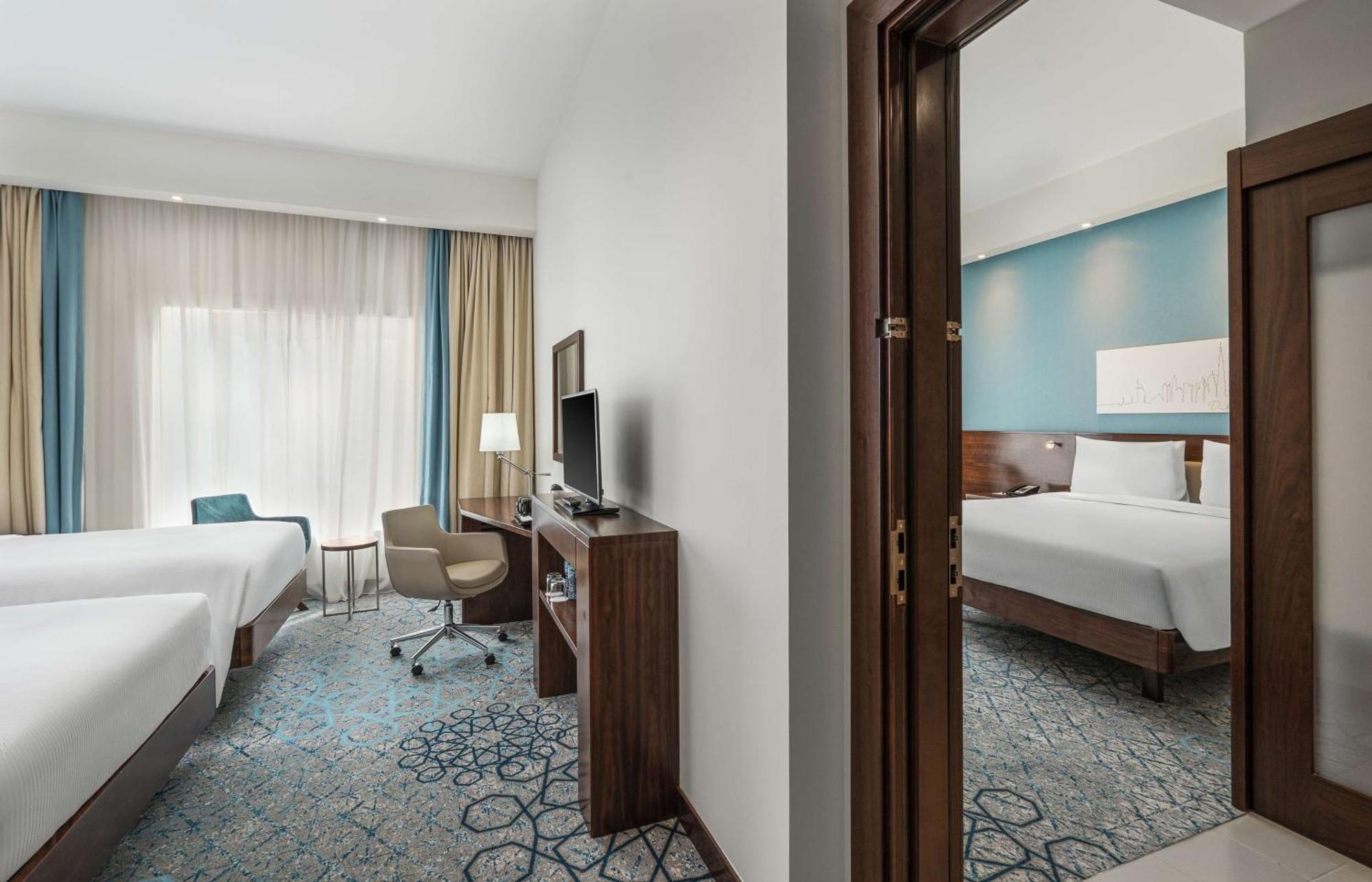 Hampton By Hilton Al Barsha Готель