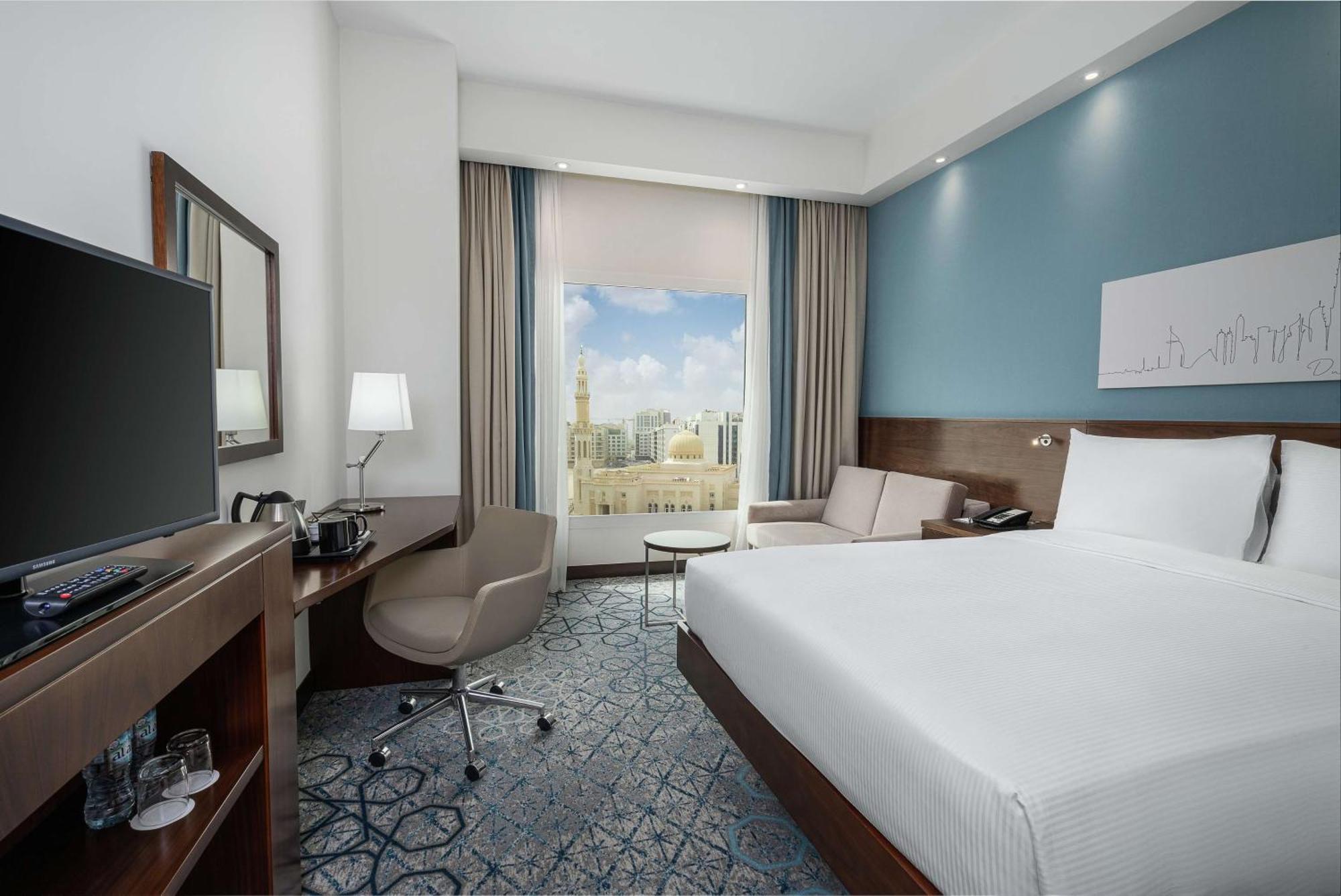 Hampton By Hilton Al Barsha Готель
