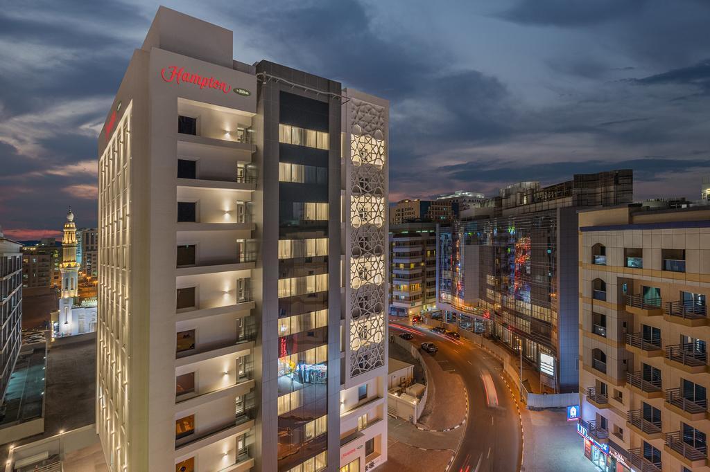 Hampton By Hilton Al Barsha Готель Дубай