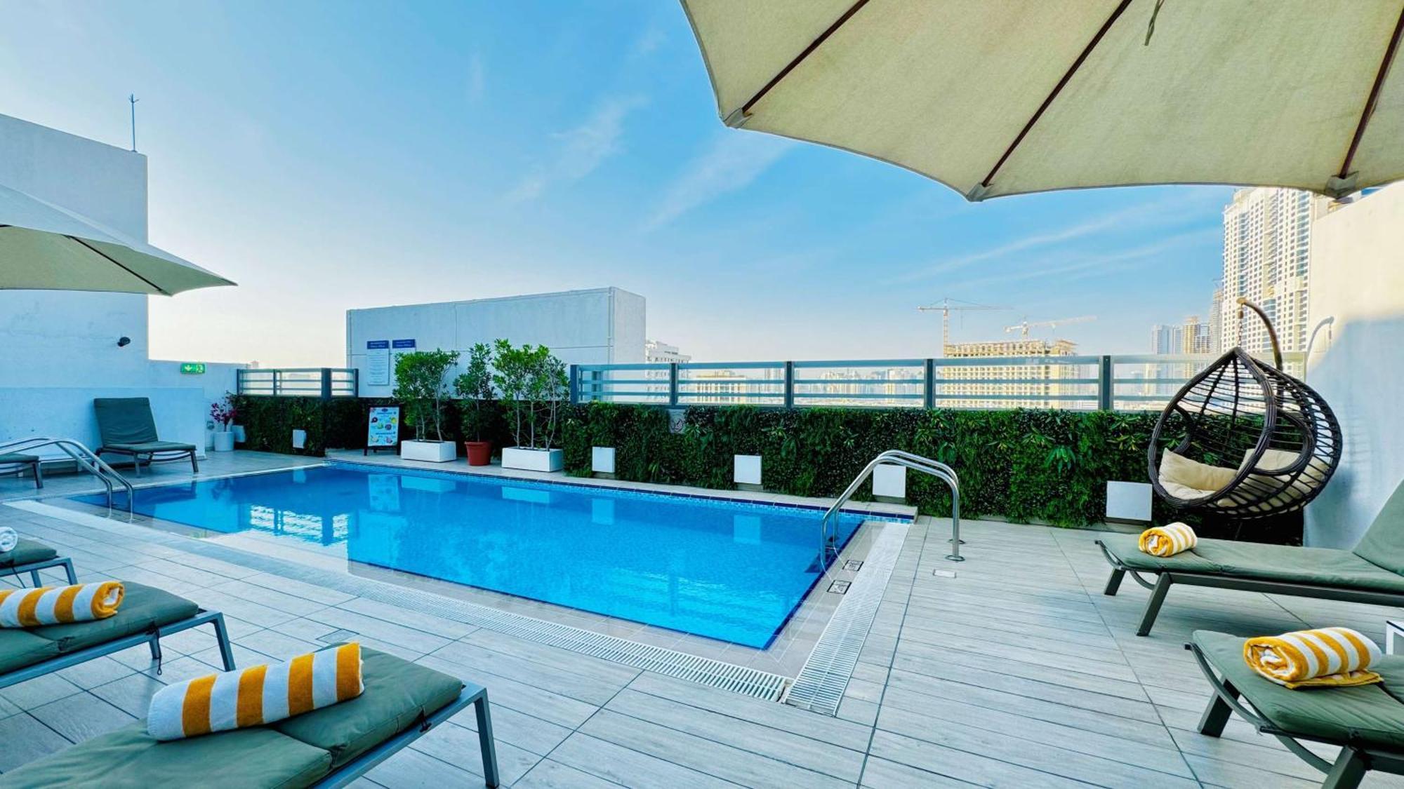Hampton By Hilton Al Barsha होटल