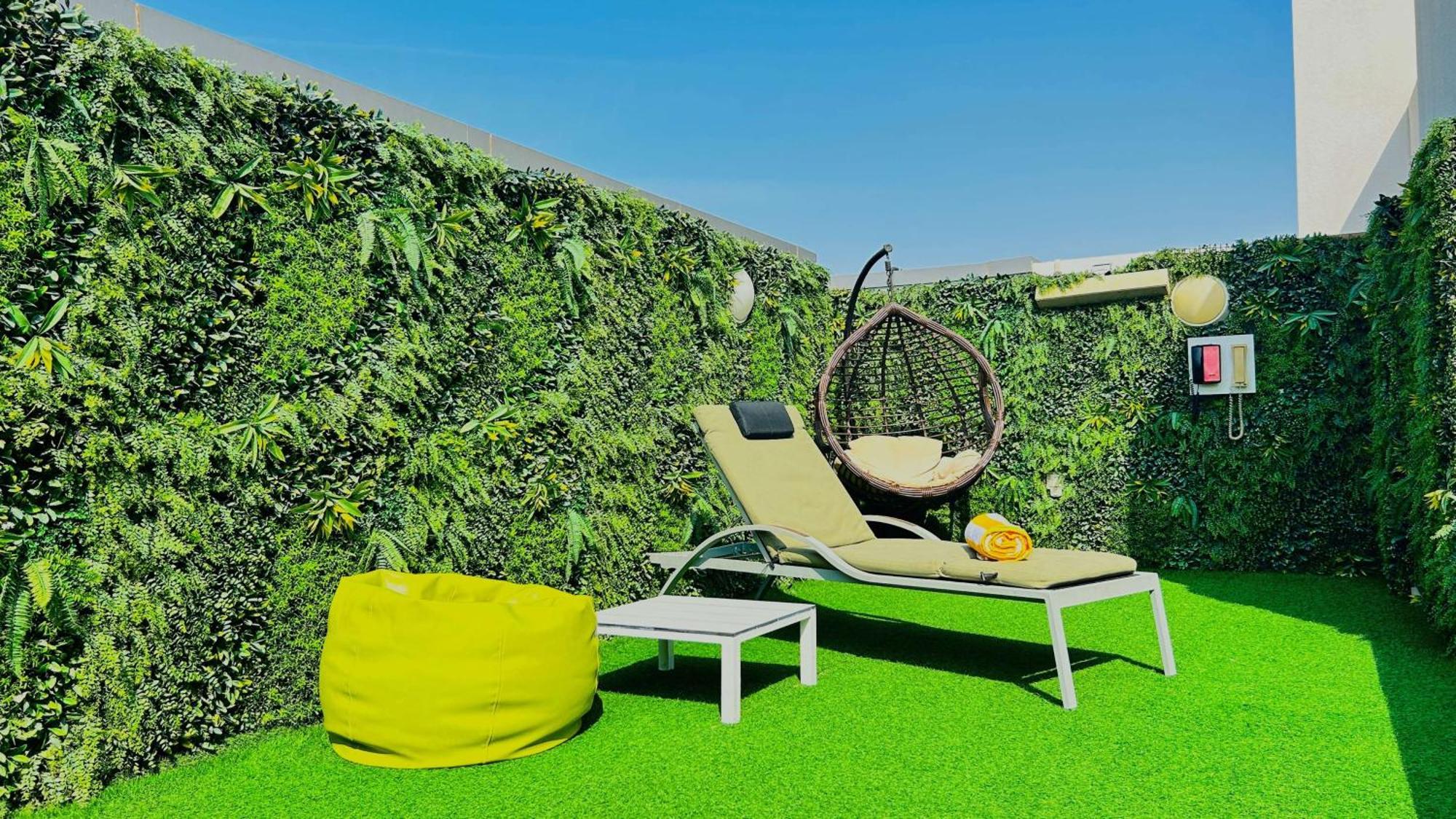 Hampton By Hilton Al Barsha होटल 3*